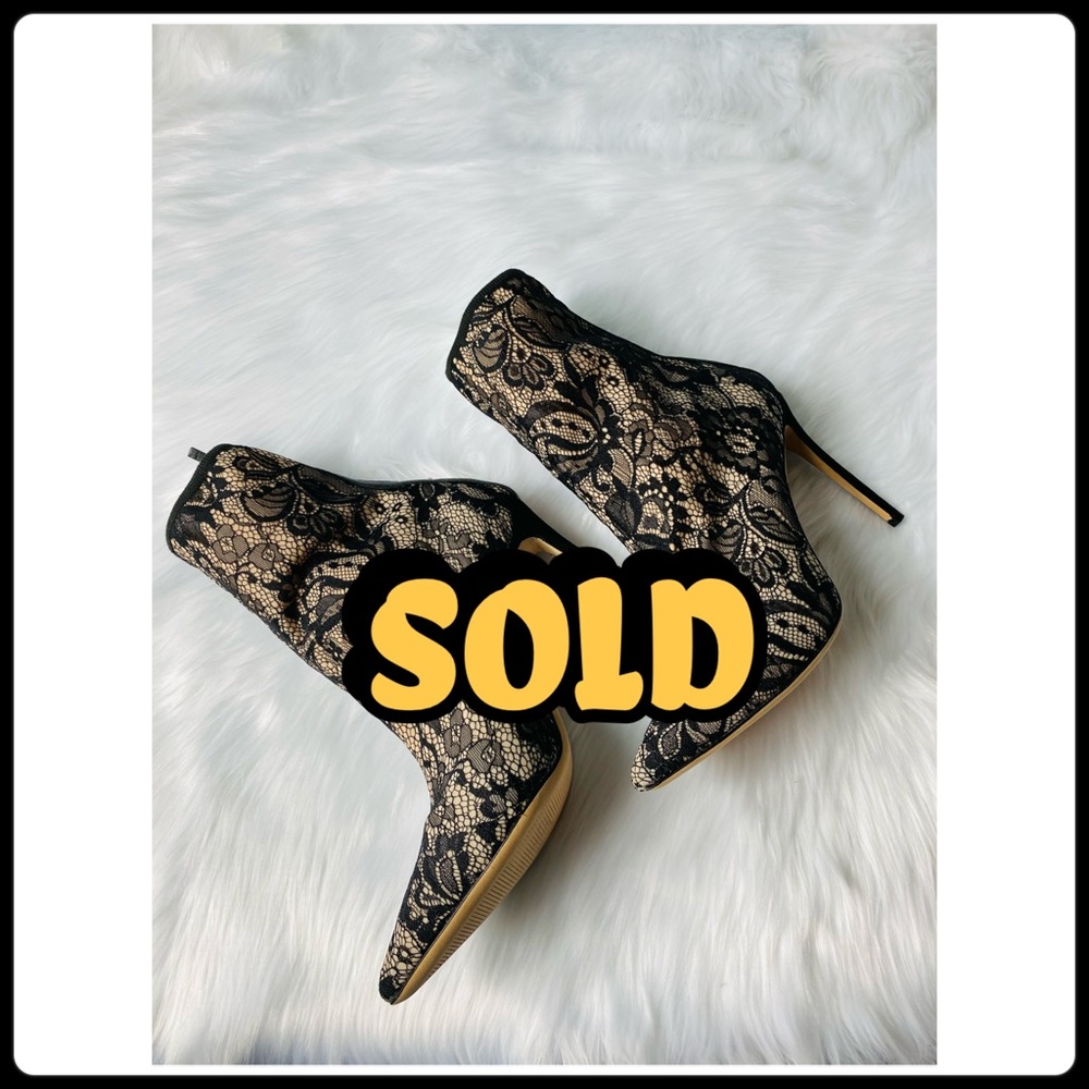 NWOT GUESS by Marciano FARRAH Lace Ankle Booties